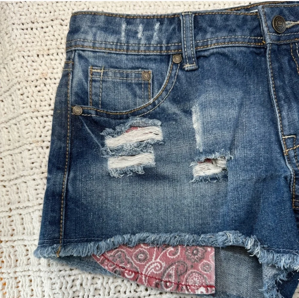 Jean Shorts - Picture 6 of 9